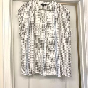 Banana republic pin tuck Dolman shell polka dot